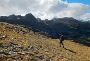 41 In salita al Monte Aviasco a sx per passare al Pizzo Farno a dx